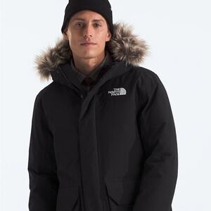 Men’s Explore Farther Parka - North Face 550